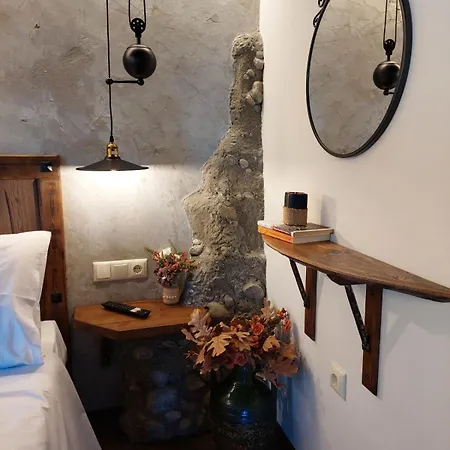 La Cueva - Meteora * Kastrákion